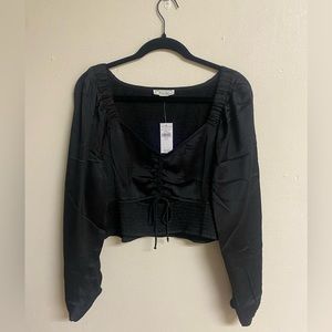Cute American eagle black crop long sleeve blouse